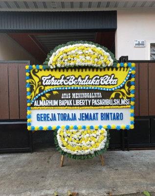 Papan Bunga Duka di Tebing Tinggi Timur